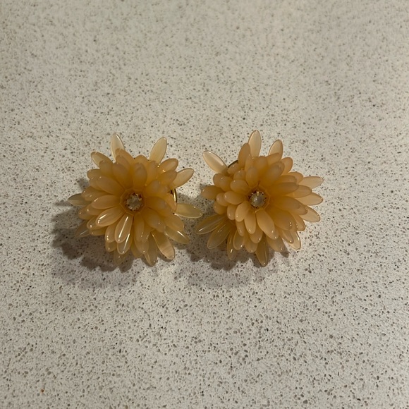 🔴J Crew - Adorable 3D Multi-Petal Peach Blossom Earrings Rhinestone Center - Picture 3 of 7